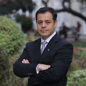 Dr. Francisco Alarcón A.