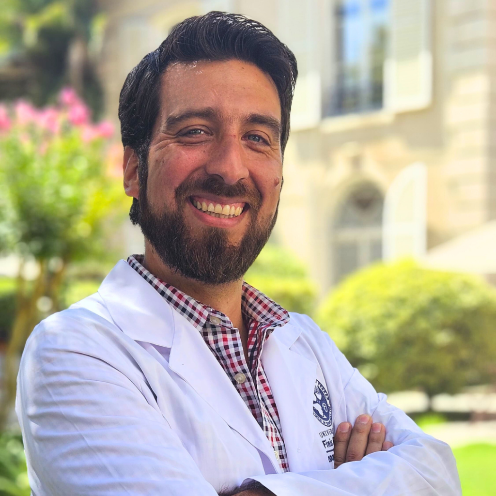Dr. Daniel Hevia Magaña