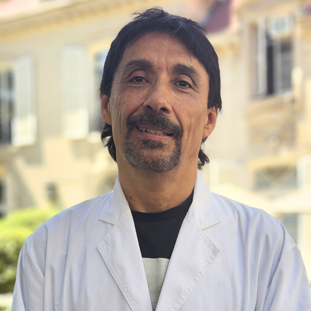 Dr. Alejandro Oyarzún Droguett